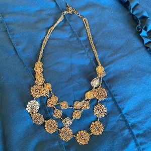🌻3 for $25🌻 New York & Company gold neclace